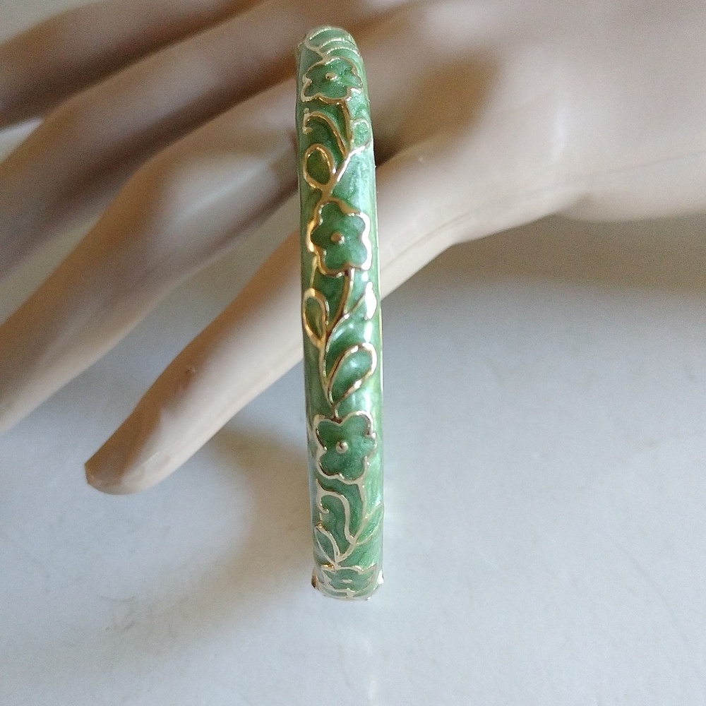 VINTAGE CHINESE HINGED GREEN ENAMEL GOLD FLOWERS BRACELET J.L. XING - Picture 4 of 7